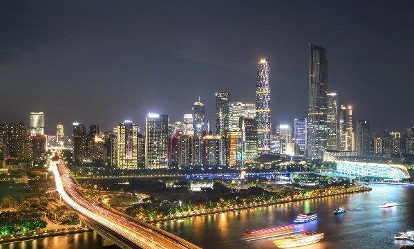 政策一个接一个，广州的房子还是卖不动。接下来，广州会不会出个买房直接送户口？