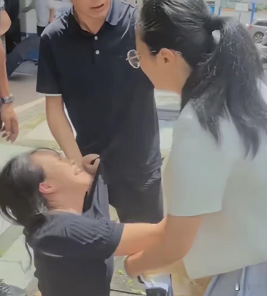 从欢乐旅行到永别：31岁父亲广西北海殒命‼️31岁男性游客广西北海殒命，谁该为