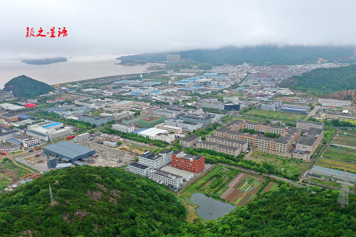 浙江省宁波市象山县爵溪街道，藏着一段村民义救美军飞行员的悲壮历史。1942年4