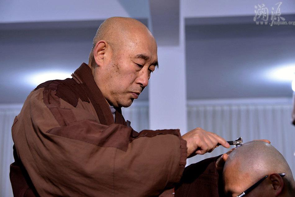 别再盲目想出家！普通人正规出家全流程，这些门槛和手续缺一不可“上班太累，不