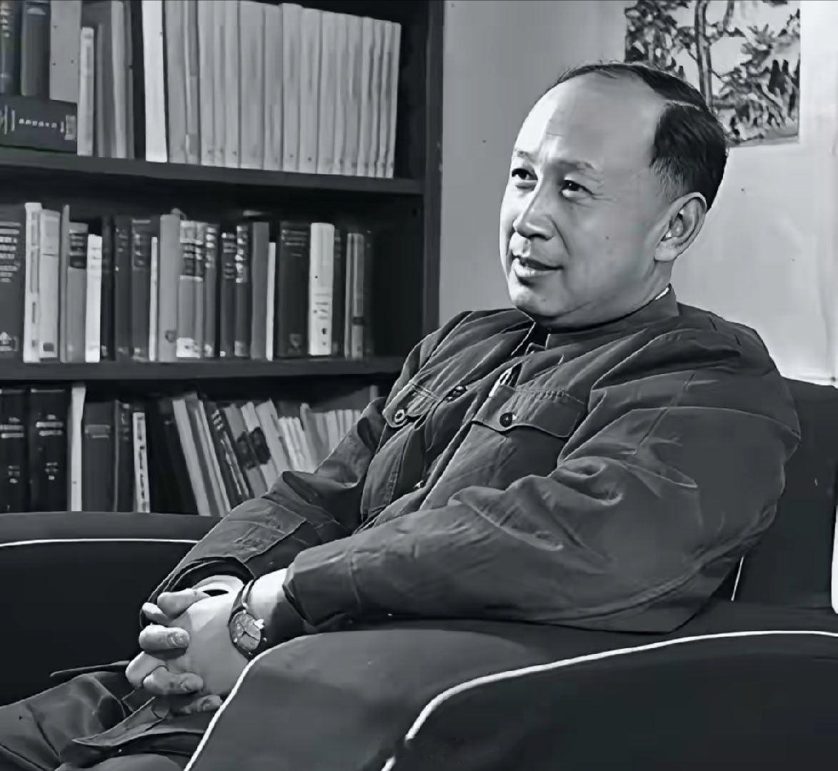 1955年，钱学森刚回国，中科院给他开出月工资350元，后来增聘院士又加津贴10