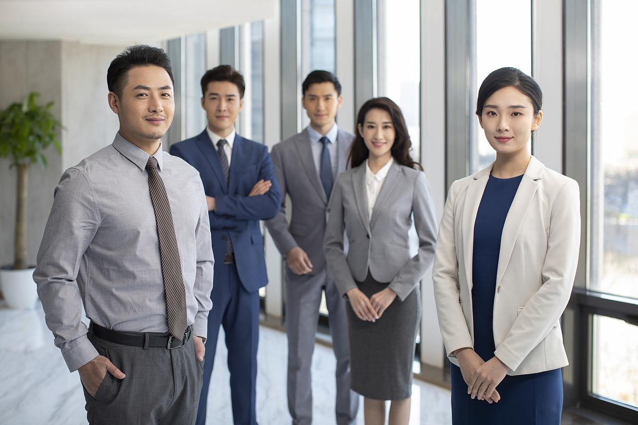 领导说：女生还是比男生好用。我们项目组8男2女，最累的活永远是男生干。但上周