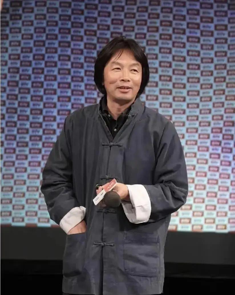 识人的精髓是什么,刘震云说:“十个胖子九个富,一个不富没屁股。十个瘦子九个贫,一