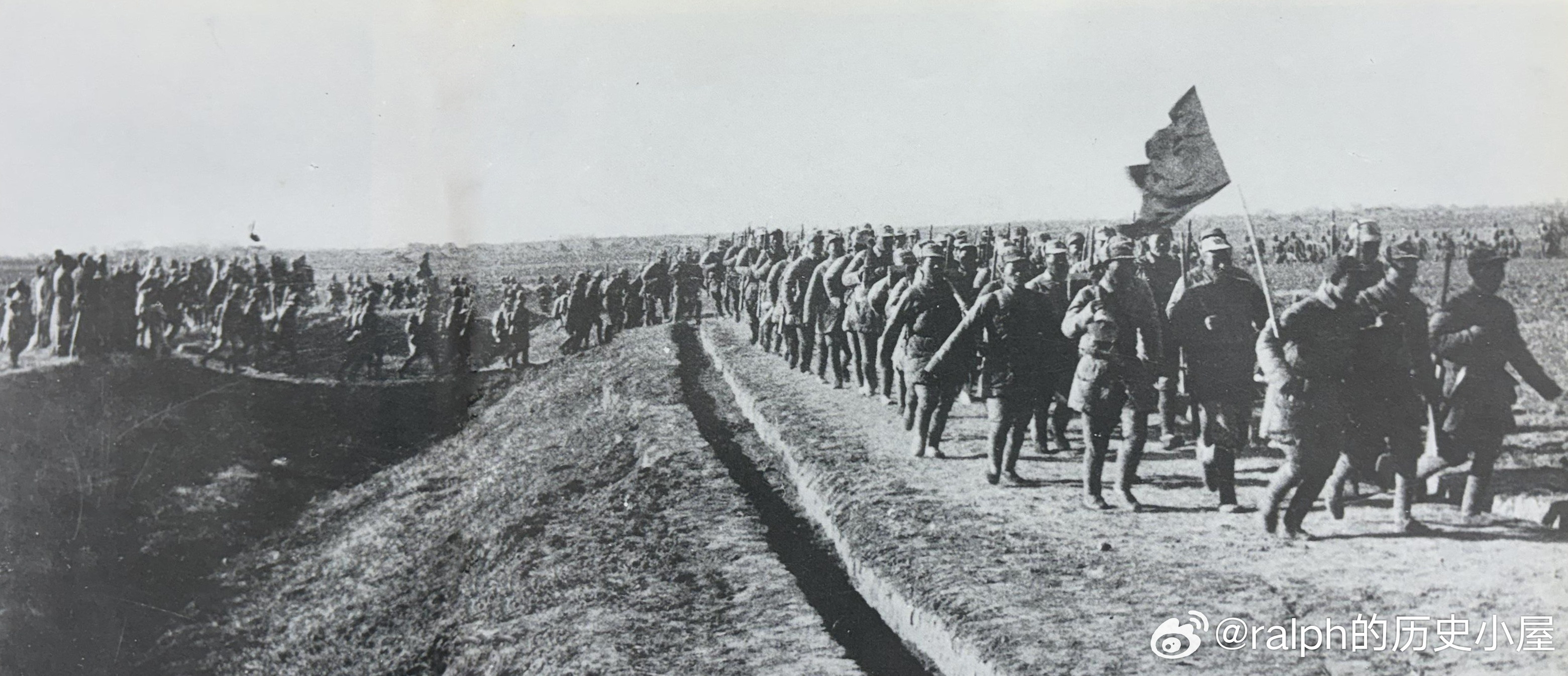 1944年新四军雄壮的队伍，张爱萍摄影军事历史全触达​​​