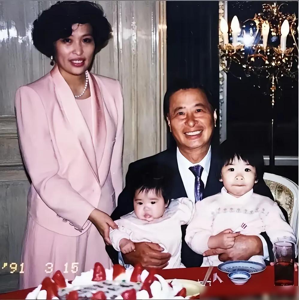 谁能想到啊，香港传奇富豪李兆基和前妻离婚后单身40年，直到97岁离世都没再娶，连