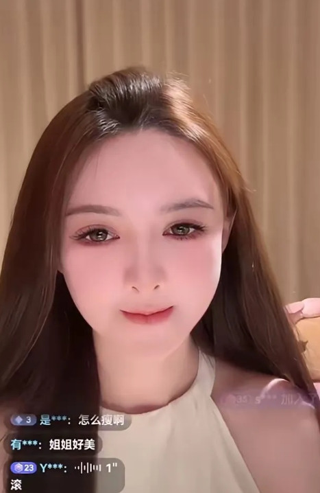 叶珂算是圈内首个被退货的，看来黄晓明还是理智占了上风。这个女人以为自己整成这样