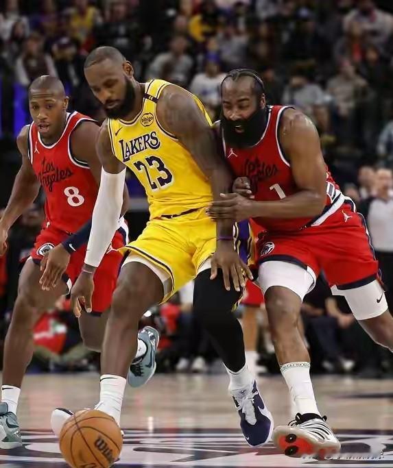 湖人17分屠快船5连胜！赛后还有5个好消息:一、5连胜+西部第二，战绩稳居