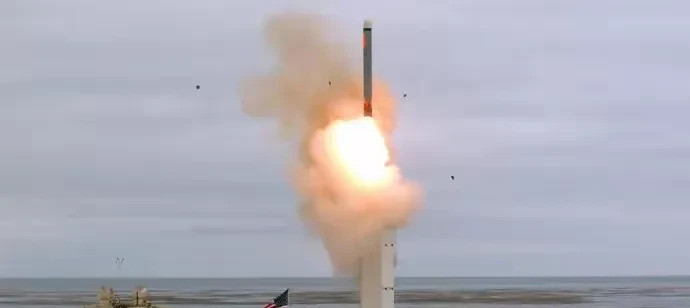 泽连斯基惨了！美国突然断供武器！你敢信吗？泽连斯基之前那