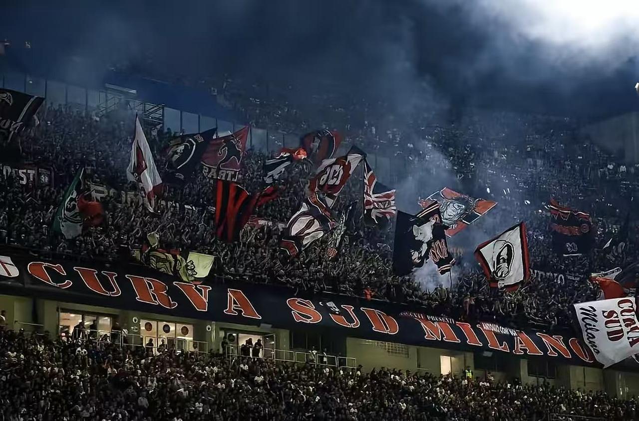 早场比赛，米兰球迷的青春又回来了！最近意甲这两轮，米兰的比赛都是早场，而且都是