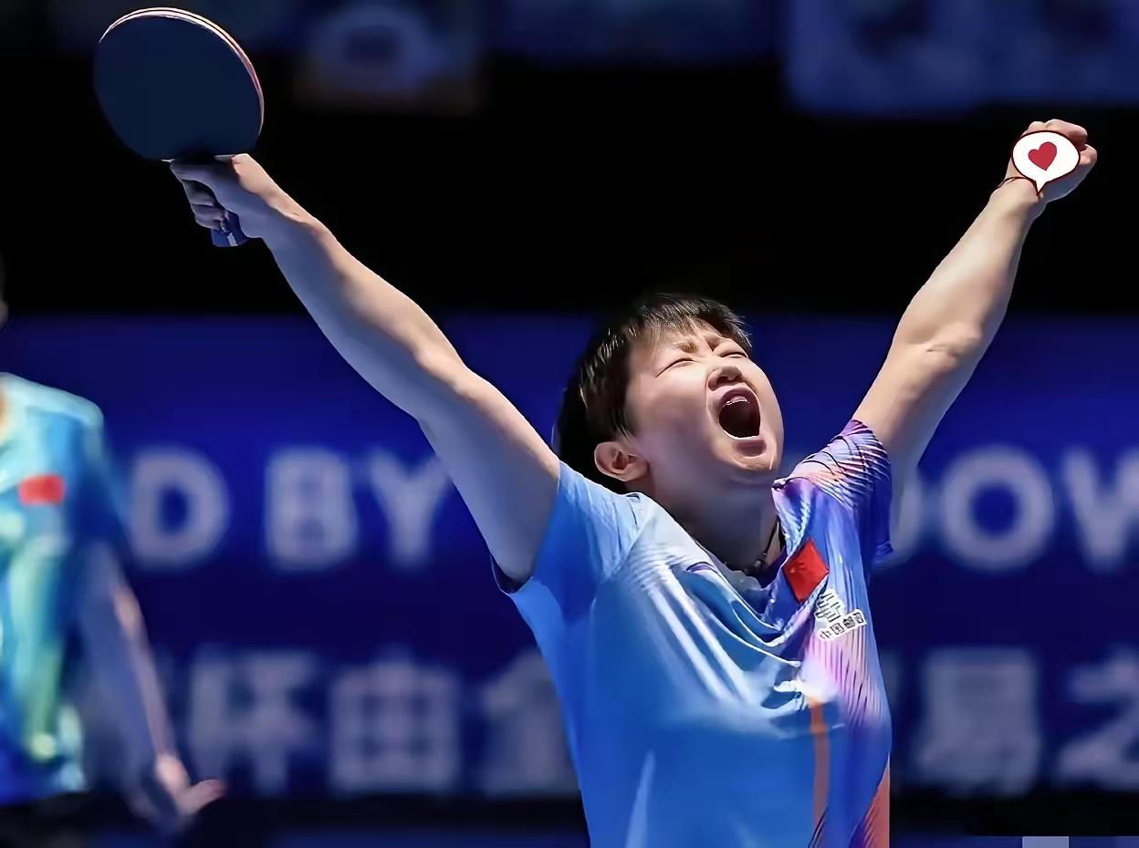 莎莎亚洲杯夺冠瞬间，有人说她的表情太夸张，又是双眼紧闭，又是振臂高呼，拿