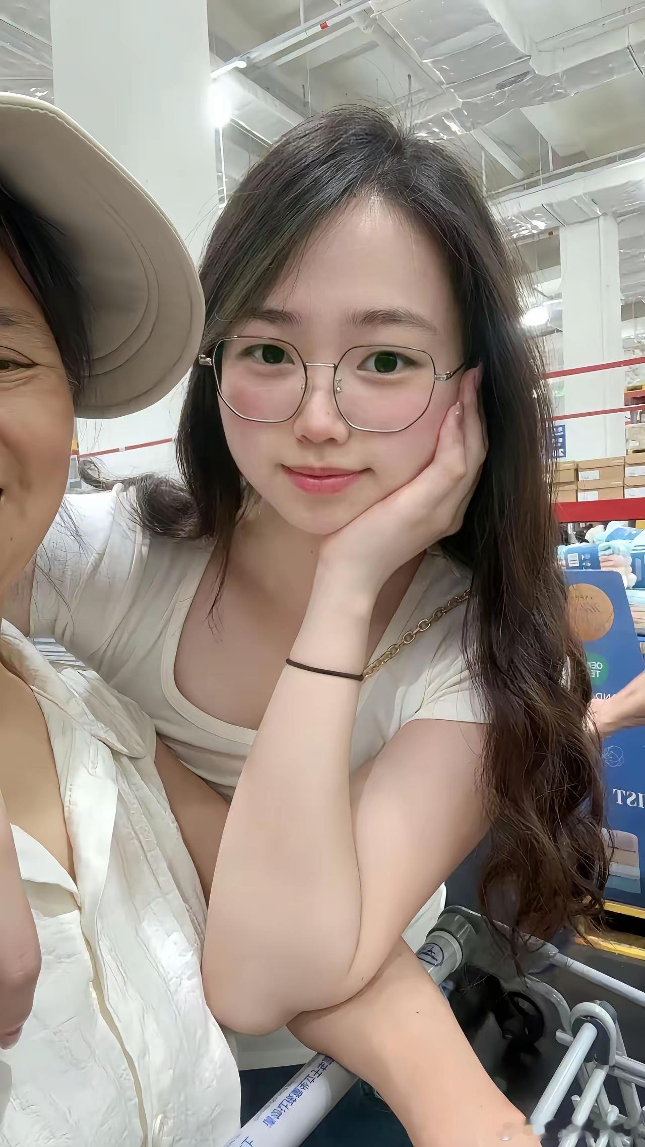 女大学生发疯日常
