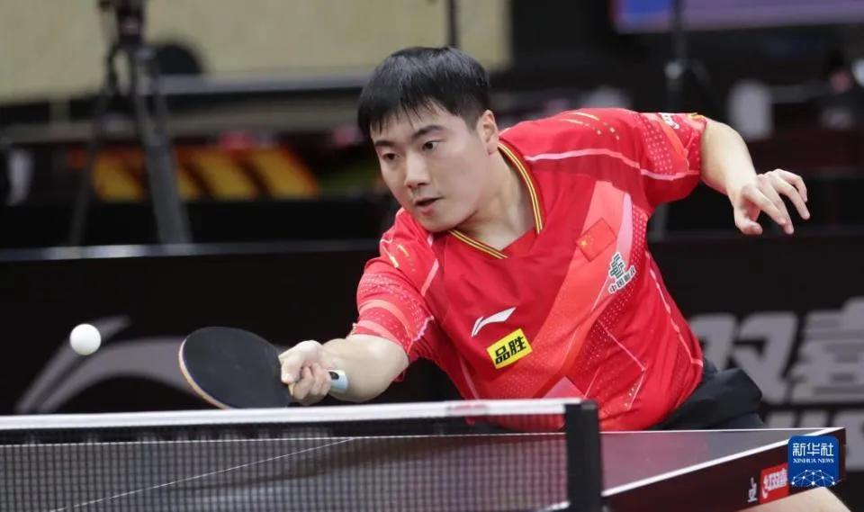 3-2逆转翻盘，打爆日本张本智和，🇨🇳WTT中国大满贯男单首轮：梁靖崑回