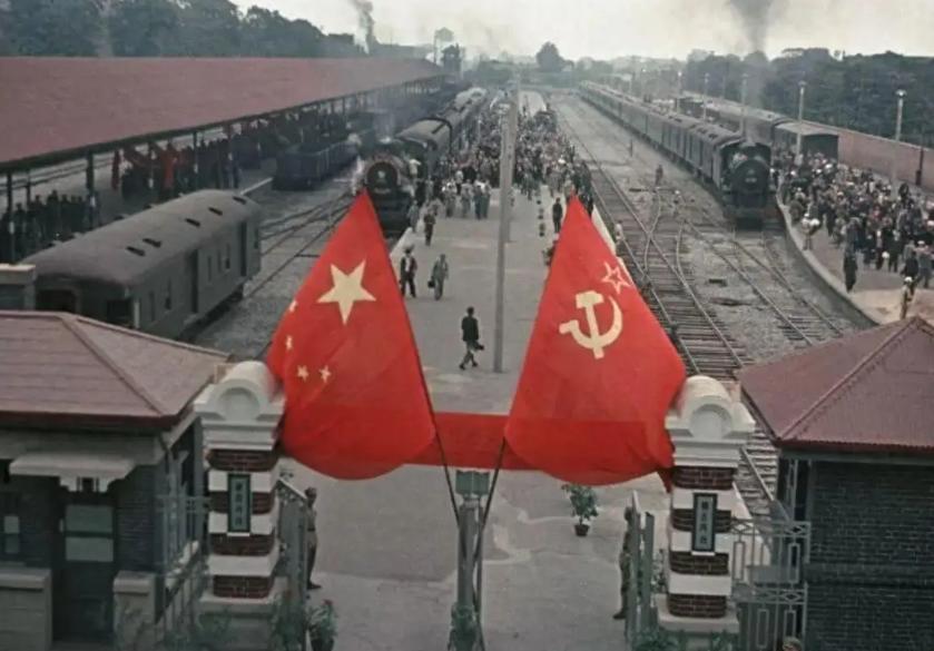 苏联就中国一个能打的“小弟”，为什么要逼走中国？就这么说吧！印度打中国，教员想了