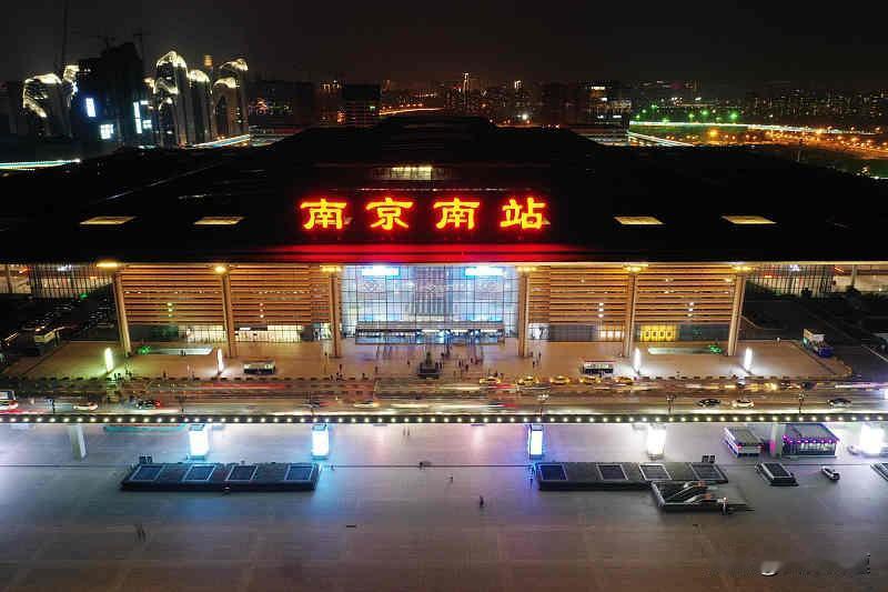 南京地铁六号线这两个站的距离，说出来很多人都不敢信，实测步行也就600多米，不少