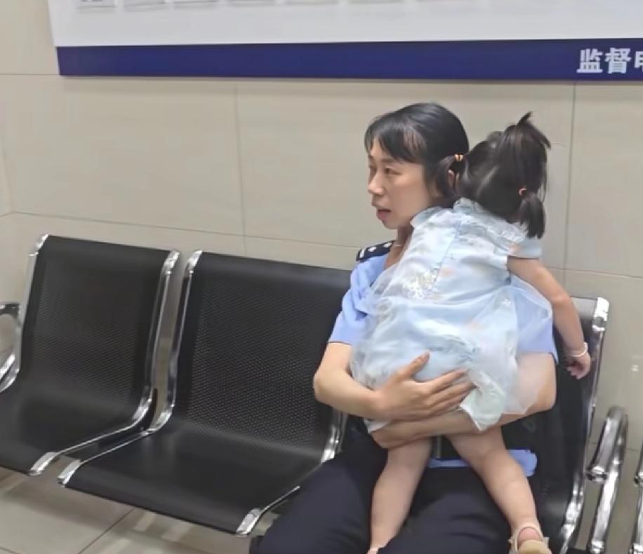 骚扰电话真烦人，22通电话全被挂断！故宫孩子走失民警紧急寻母，第23通接通反遭怒