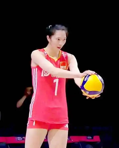 中国女排主心骨，可以说是吴梦洁。如果没有一个进攻核心，如果没有一个强攻点和得分
