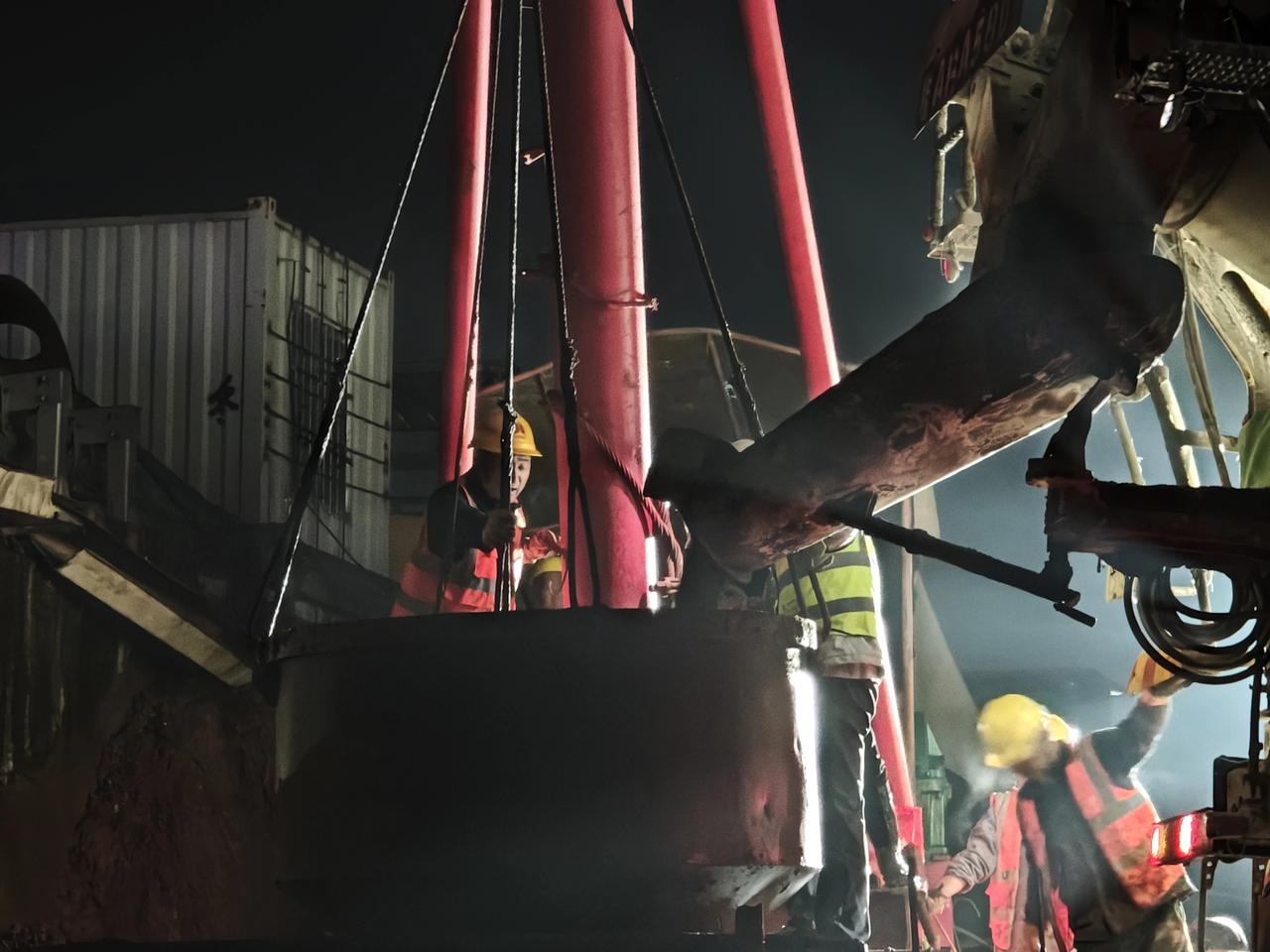 作为贯穿湖南南北的核心交通干线，G4京港澳高速扩容工程是湖南省优化路网结构、提升