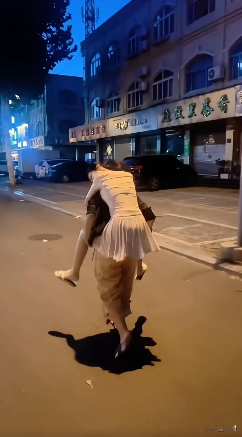 有这样的闺蜜，万幸