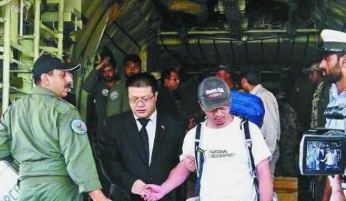 “中国人又如何？就算是中国人，老子也照杀不误！”2013年，中国退伍兵张京川在巴