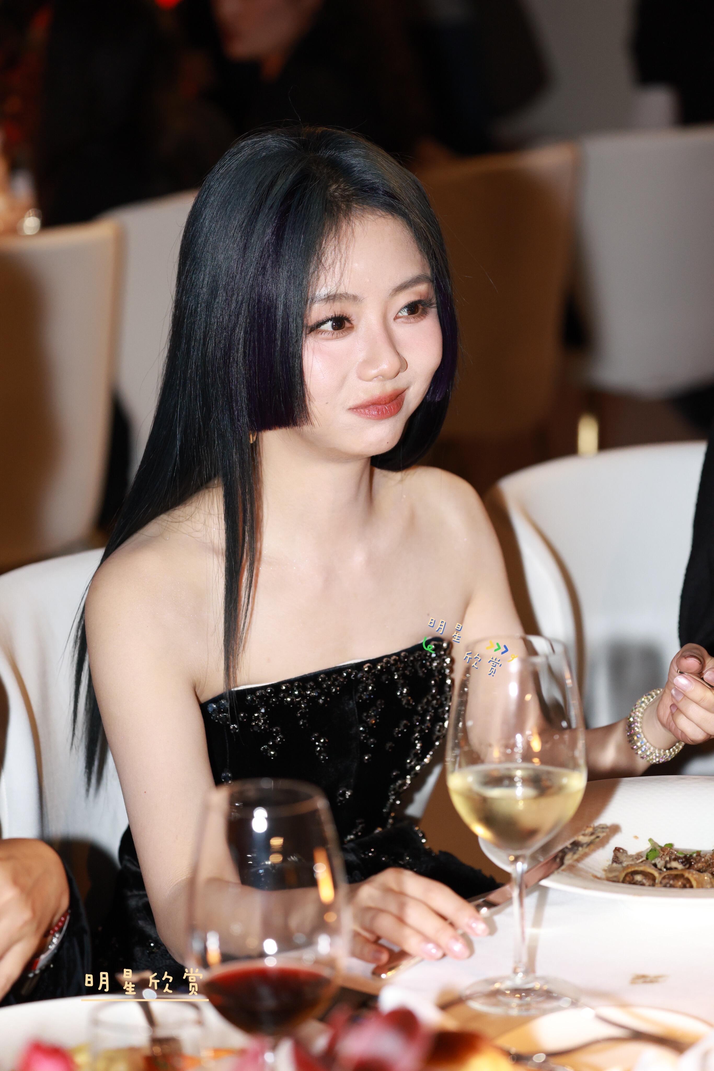 感觉谭松韵不适合公主切，有点显年纪​​​