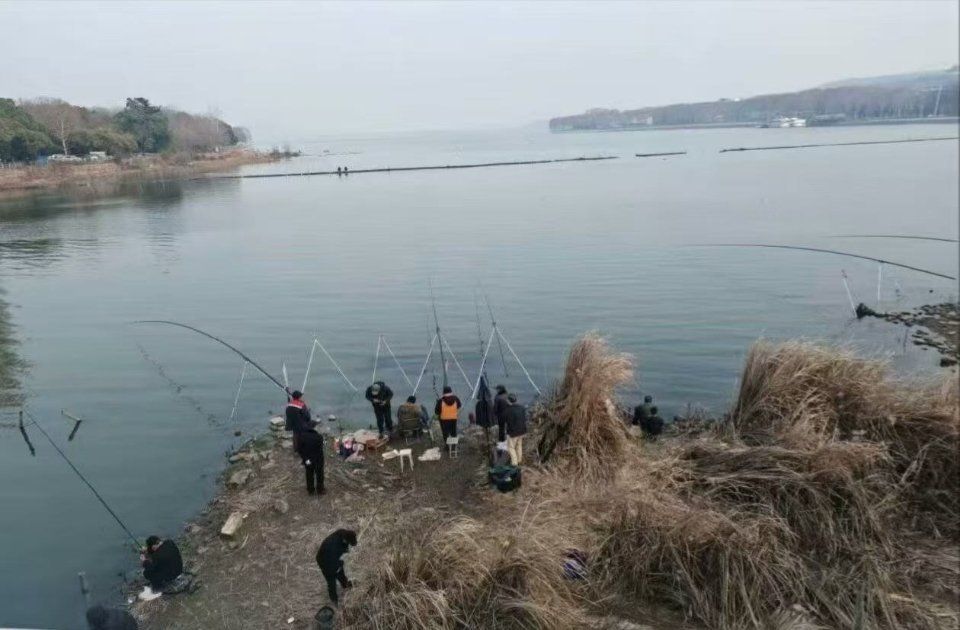 实拍空军基地。