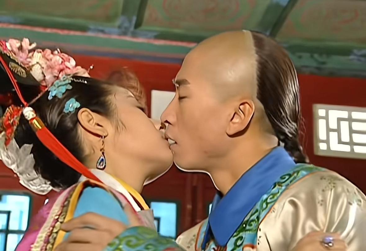 娱乐圈最狠的从来不是封杀，是一句“我感觉”。周杰那场“舌吻门”，就是被这种模