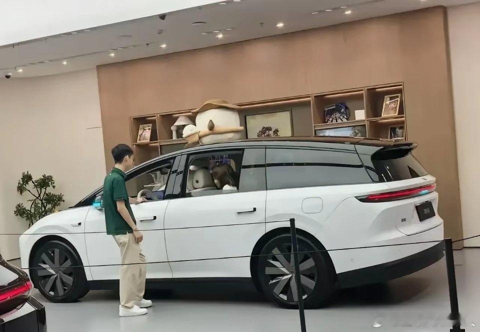 我敢打赌，不只是男人喜欢这样的车型，女人同样喜欢！​​​