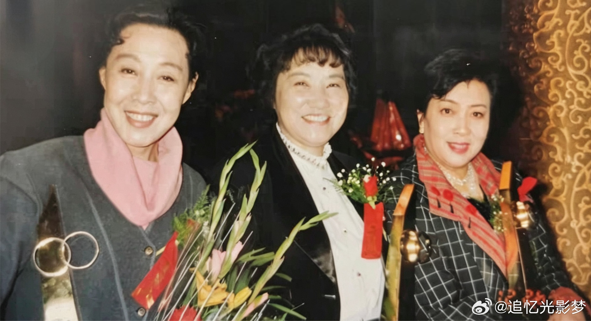 “梁大娘”、“吴琼花”、“林道静”相聚在一起。​​​
