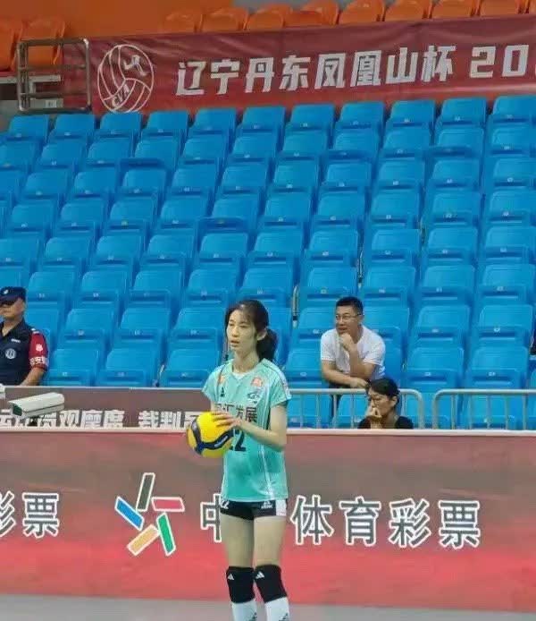 朱婷妹妹保送浙江大学这事其实跟浙大没有关系朱佳荟获得运动健将称号，符合了