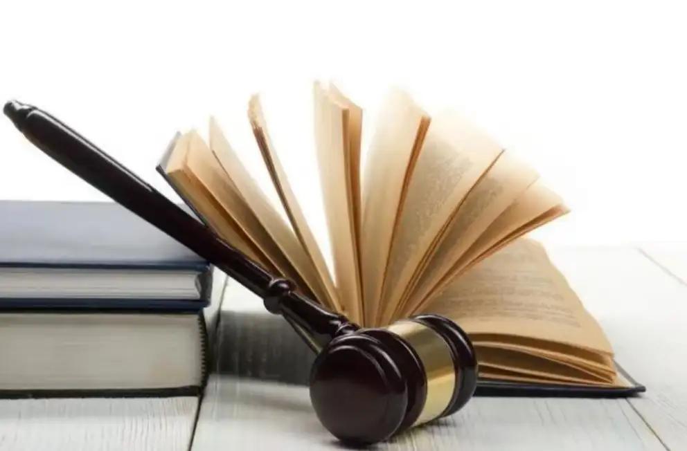 **她被四名男子围困家中，遭受侵犯；事后又被人间最信任的人背叛——山东烟台这起“