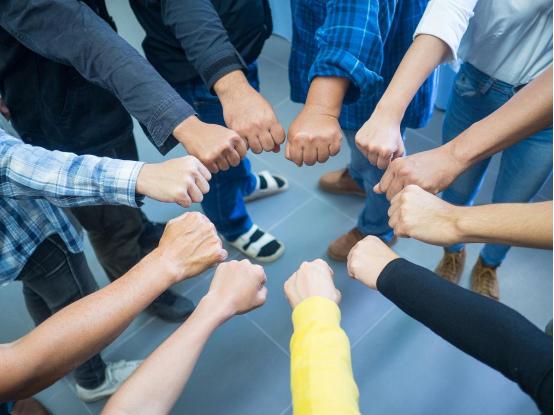 日本万万没想到，高市的愚蠢居然帮中国解决了两大问题。首先，第一个问题便是中日