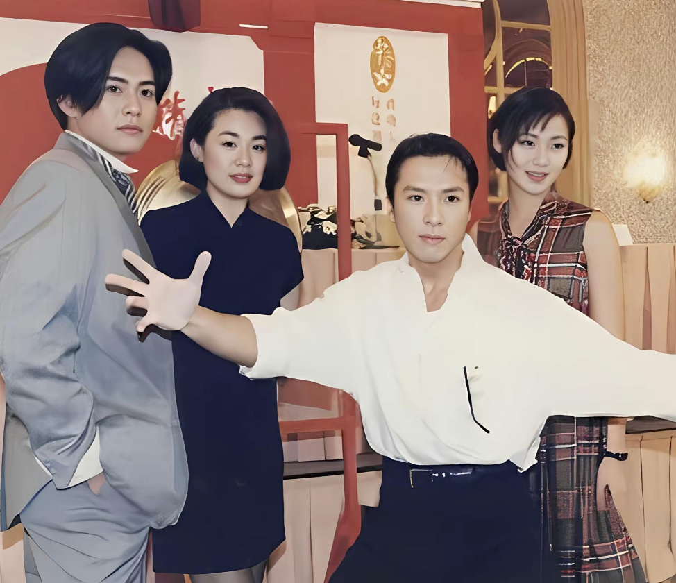 95年香港亚视拍摄的精武门播出时，用万人空巷一点也不夸张，剧中的男女主角戏外更是