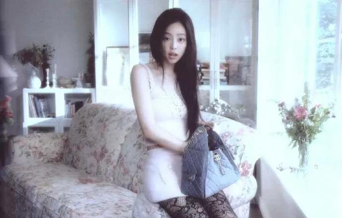 Jennie这组图把“纯欲感”焊死在审美天花板了谁懂啊！Jennie又把「纯