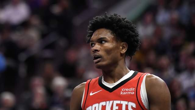 火箭新星阿门·汤普森近8场准三双数据惊艳，1.6失误创纪录