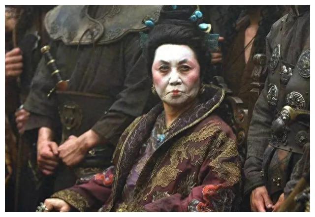 《加勒比海盗》中气场全开的“清夫人”，让无数观众印象深刻。但很少有人知道，这个