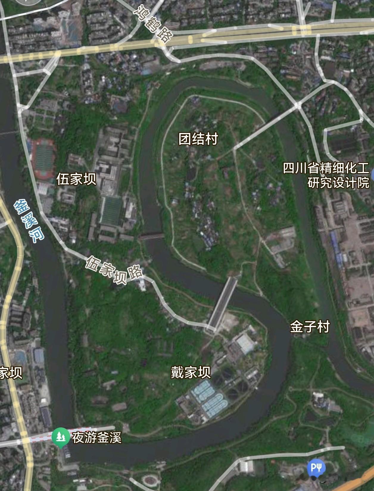 自贡的几个区名字都挺有意思的，分别叫贡井区、自流井区、沿滩区，不是井就是河滩。这