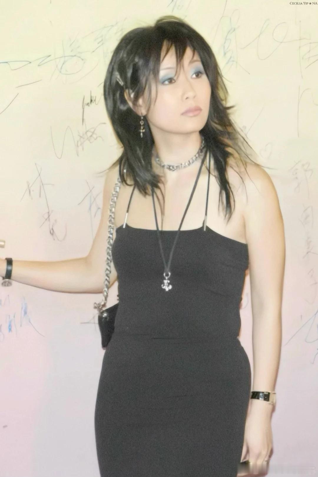 年轻时候的叶童