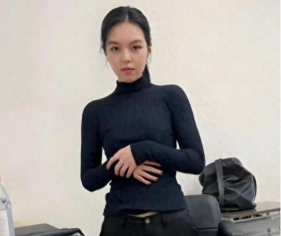 李咏也没想到，自己离世8年后，23岁的女儿就走上一条“不归路” 李咏，那个在