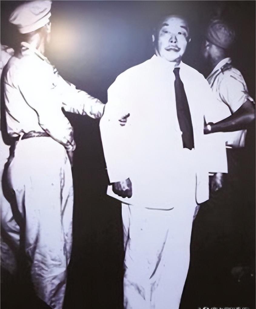 1950年6月18日，国民党上将陈仪被执行枪决，行刑前，蒋鼎文让士兵端来酒食，陈