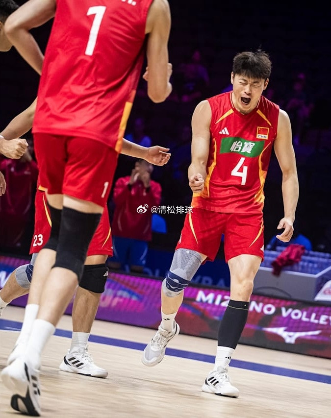 中国男排1-3保加利亚男排中国男排个人得分统计温子华：13分（24扣12中4失误