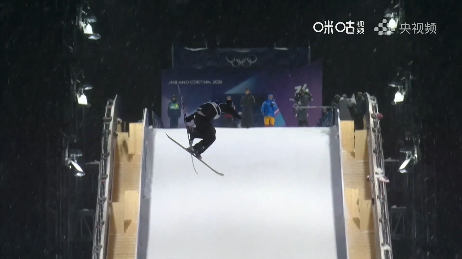 #刘梦婷第三跳76.00分##刘梦婷总分166.00#米兰冬奥会自由式滑雪女子大