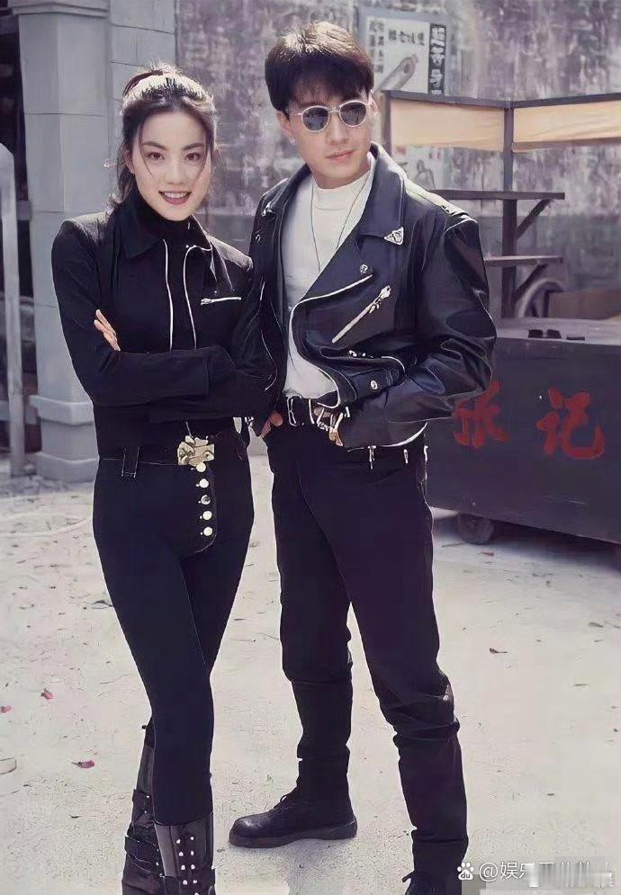 年轻时的黎明与王菲，颜值气质双双惊艳，满是独属于旧时光的氛围感。