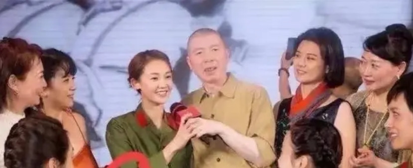 于朦胧这事儿​让我相信苗苗当初的决定是对的​在事业刚起步的时候选择嫁给了郑恺