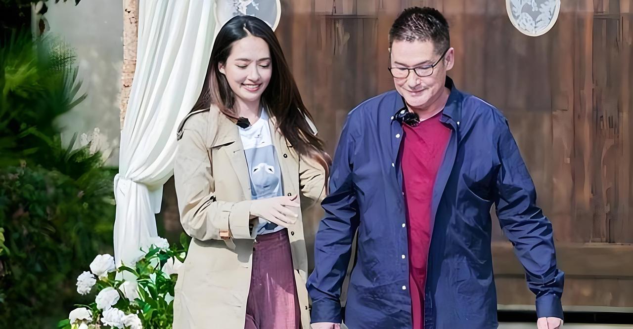 向太在直播间，说着说着眼眶都红了，亲家公病重，时日无多，郭碧婷一个人默默扛下所有