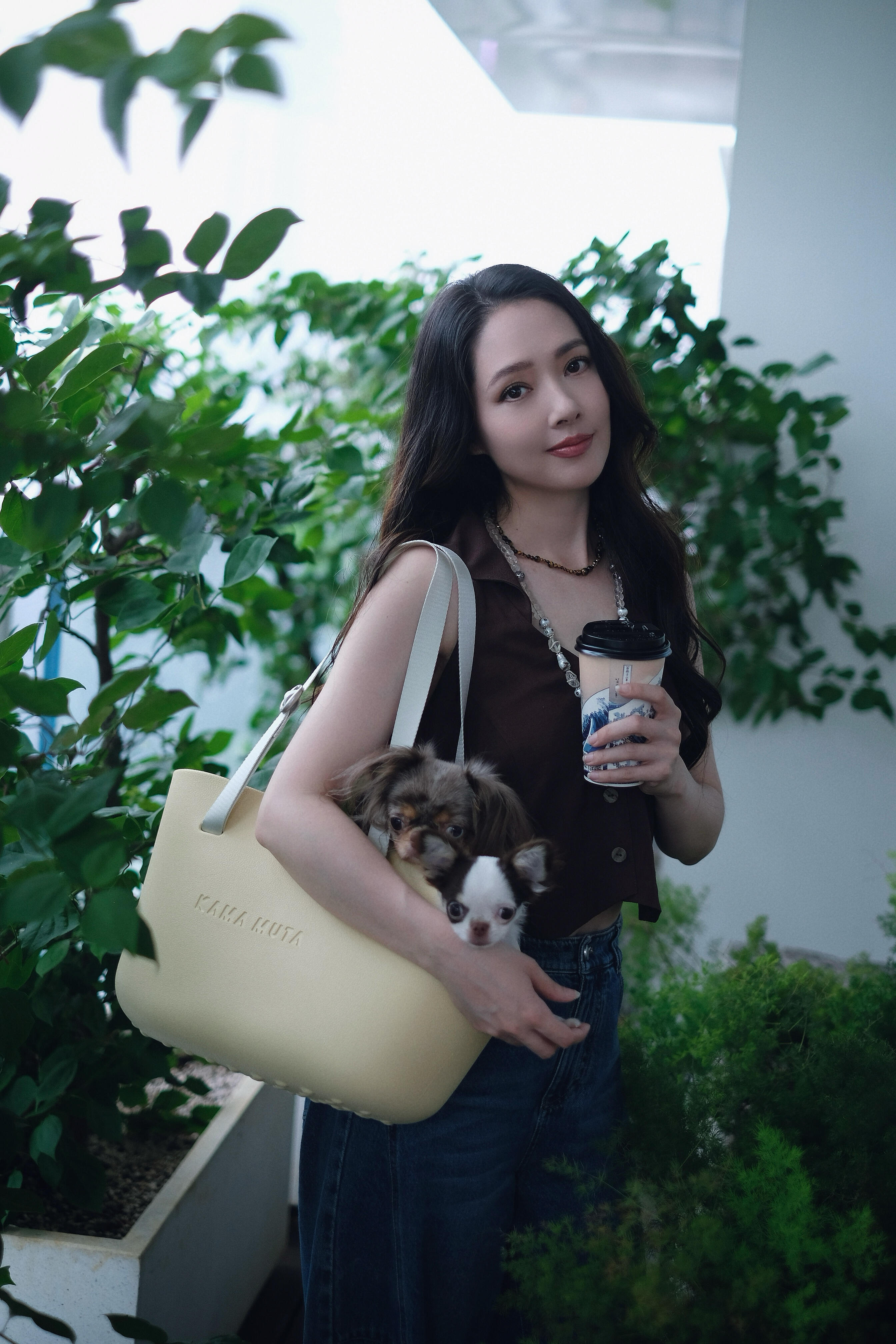 郭碧婷怎么有这么多小狗狗呀？看的我密集恐惧症都要犯了[笑着哭][笑着哭]​