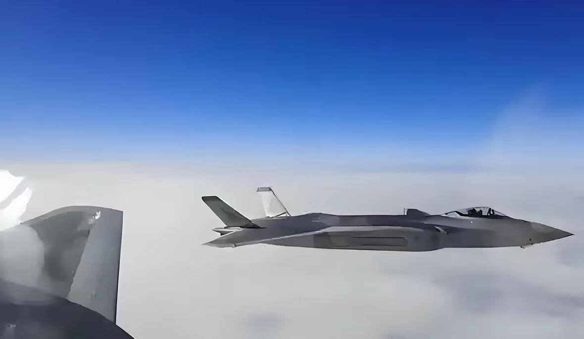 2011年当歼-20试飞时，台湾的伪参谋总长沈一鸣言之凿凿地说，歼-20战机不存