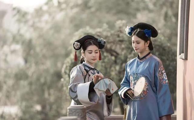 1956年，国务院发布了一项具有历史意义的通知，要求不再使用“满清”这一词汇，将