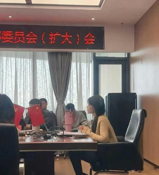 女生争着考去体制内的动力来了​​​