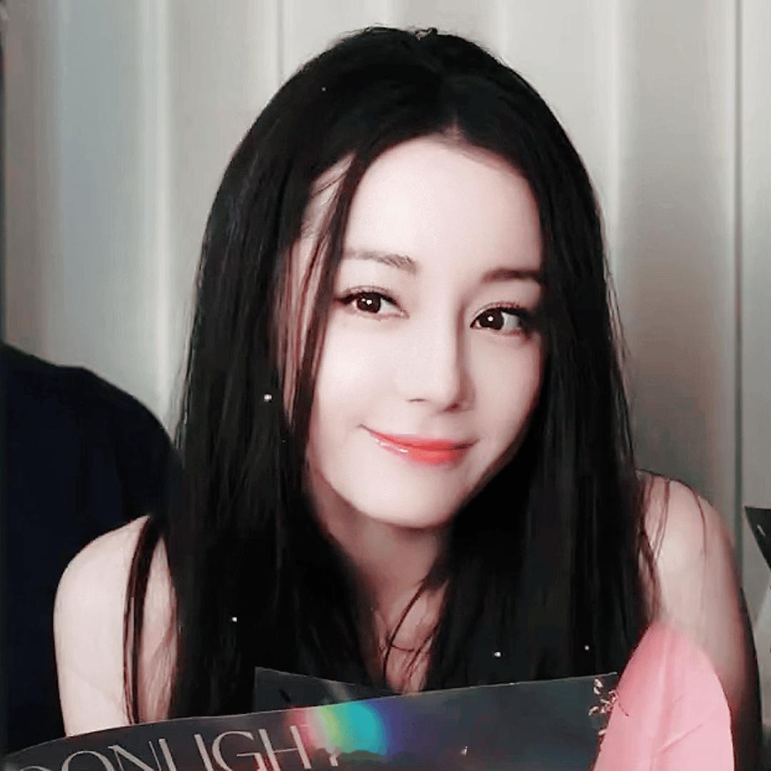 迪丽热巴不是wink明明就是wink，感觉自己被撩了[捂眼睛]​​​