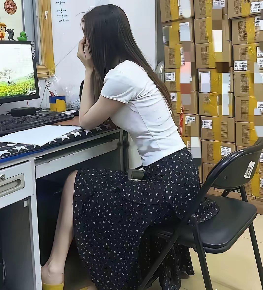 怪不得这么多女生都想去国企的档案室，轻松又有编制！
